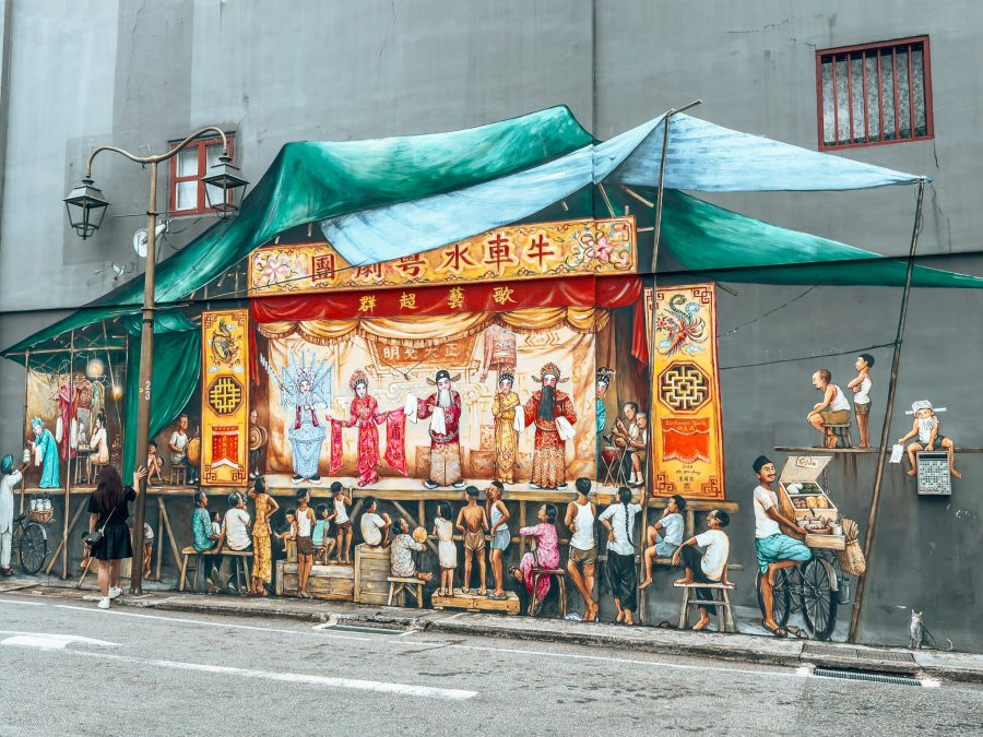 An impressive mural on a wall Chinatown, best part of Singapore to stay