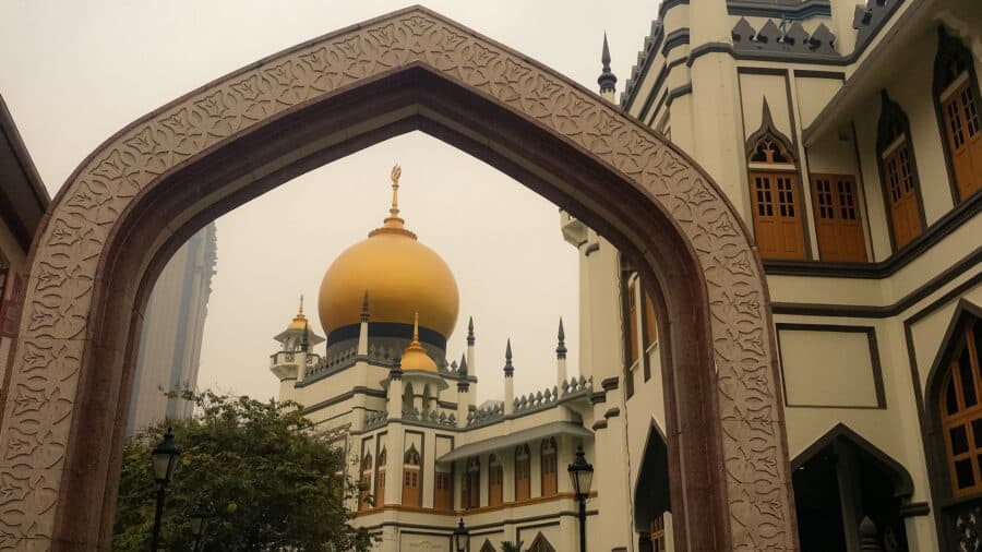 The impressive and striking gold dome of the Masjid Sultan underneath an arch, Bugis & Kampong Glam where to stay in Singapore