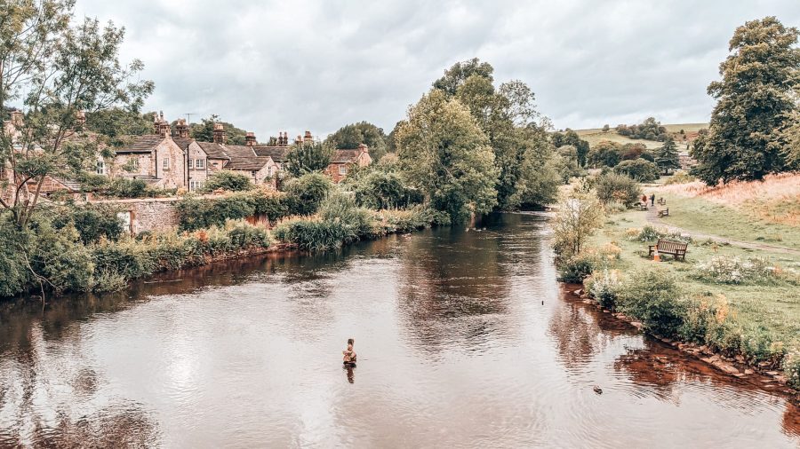 The view of the River Wye from a bridge flowing through Bakewell, one of the prettiest places to visit in the Peak District