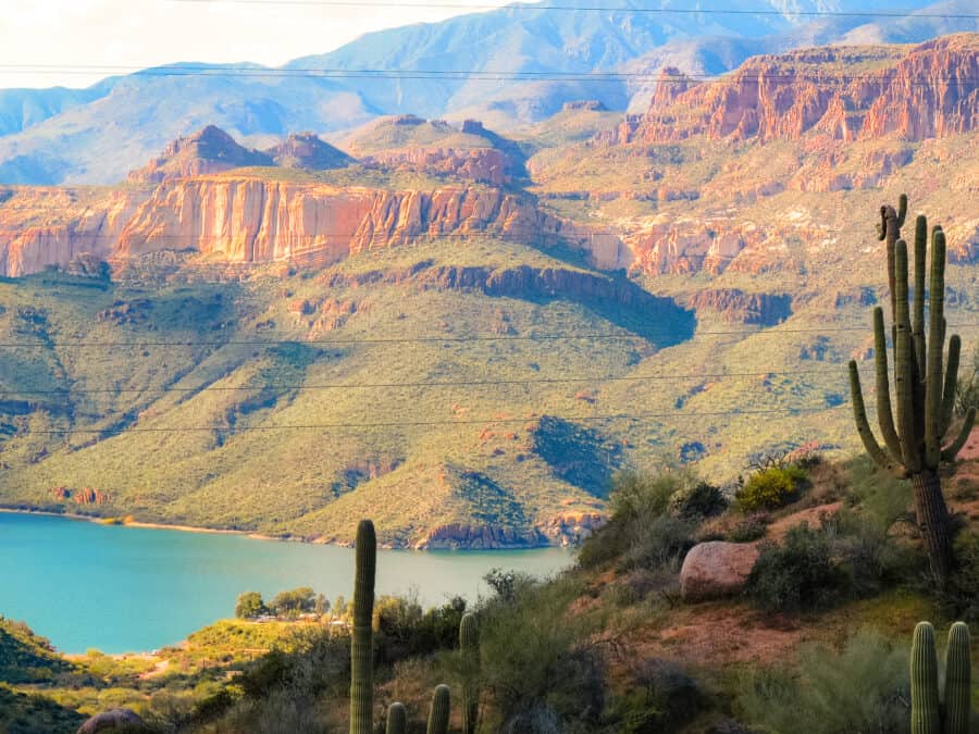 The beautifully scenic Apache Trail, Arizona