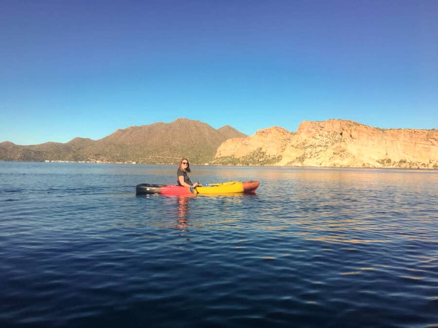 Kayaking on Lake Saguaro surrounded by mountains was not how I expected my first on my Arizona road trip to be like in Mesa