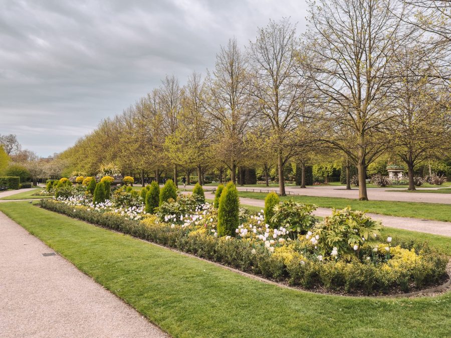 The beautiful flowered Avenue Gardens in Regent's Park are one of the best picnic spots in London