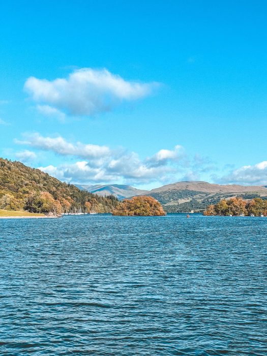 Lake Windermere surrounded by mountains, places to visit in the Lake District