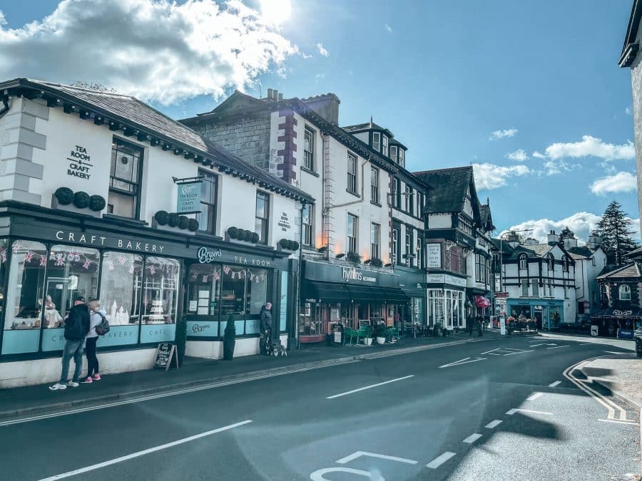 The quaint independent shops lining the streets of Bowness-on-Windermere, Lake District, England, UK