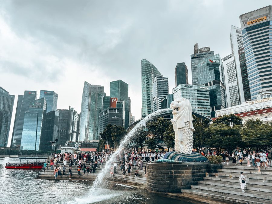 The huge Merlion with towering skyscrapers behind it, Merlion Park, Marina Bay, 3-Day Singapore Itinerary